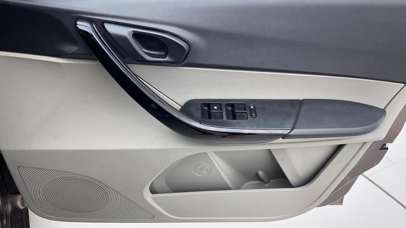 2018 Tata Tiago XT PETROL, Petrol, Manual, 23,787 km, Driver Side Door Panels Control