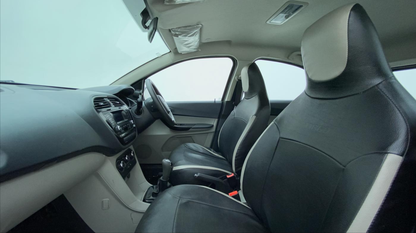 2018 Tata Tiago XT PETROL, Petrol, Manual, 23,787 km, Right Side Front Door Cabin
