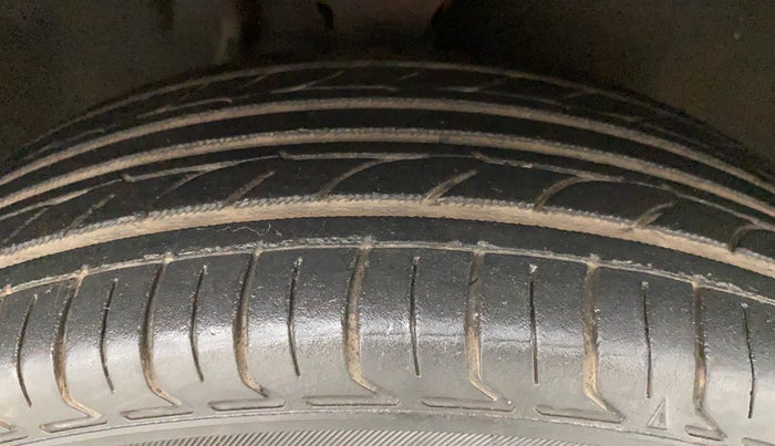 2014 Maruti Alto K10 VXI, Petrol, Manual, 71,263 km, Right Front Tyre Tread