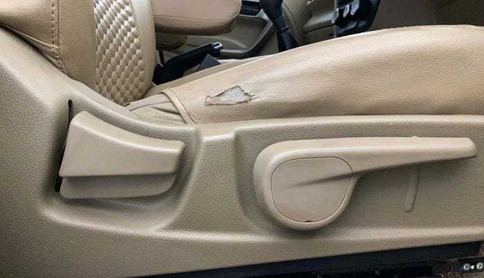 2023 Mahindra BOLERO NEO N10 R, Diesel, Manual, 37,997 km, Driver Side Adjustment Panel