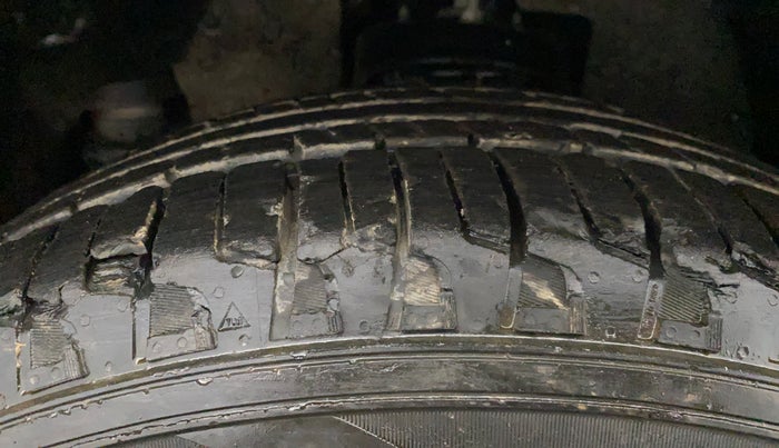 2023 Mahindra BOLERO NEO N10 R, Diesel, Manual, 37,997 km, Left Front Tyre Tread