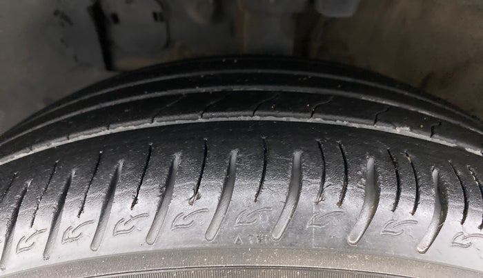 2021 Hyundai VENUE SX PLUS 1.0 TURBO DCT, Petrol, Automatic, 37,987 km, Left Front Tyre Tread