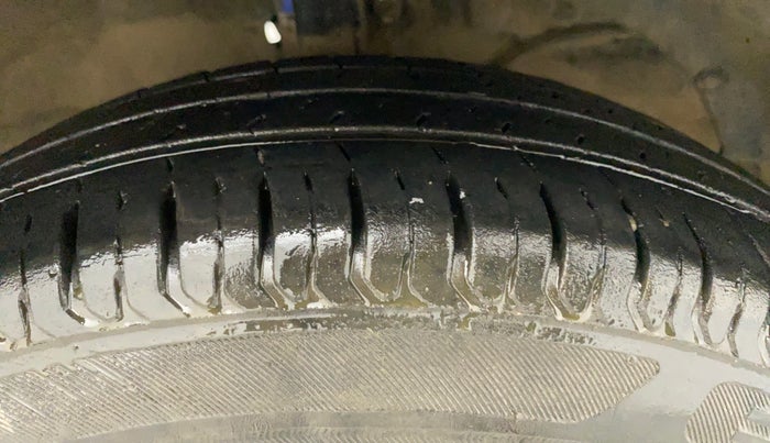 2018 Maruti Dzire VXI AMT, Petrol, Automatic, 45,794 km, Right Front Tyre Tread