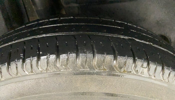 2018 Maruti Dzire VXI AMT, Petrol, Automatic, 45,794 km, Right Rear Tyre Tread