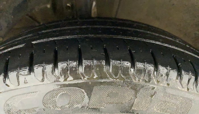 2018 Maruti Dzire VXI AMT, Petrol, Automatic, 45,794 km, Left Front Tyre Tread