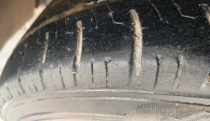 2019 Maruti XL6 ALPHA AT, Petrol, Automatic, 86,248 km, Left Front Tyre Tread