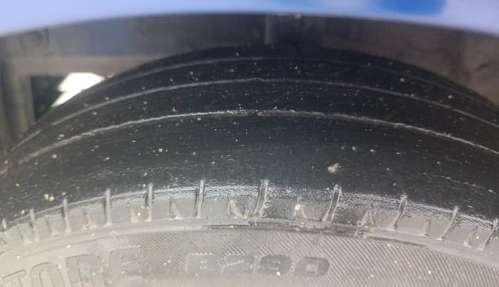 2016 Hyundai Eon D-LITE+, Petrol, Manual, 49,923 km, Left Front Tyre Tread