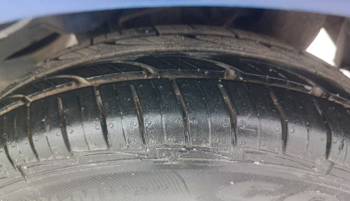 2016 Hyundai Eon D-LITE+, Petrol, Manual, 49,923 km, Left Rear Tyre Tread