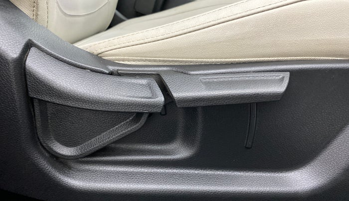 2020 KIA SELTOS HTX 1.5 CVT PETROL, Petrol, Automatic, 67,320 km, Driver Side Adjustment Panel
