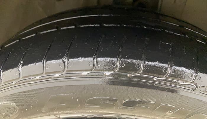2016 Honda City 1.5L I-VTEC SV CVT, Petrol, Automatic, 1,10,303 km, Right Front Tyre Tread