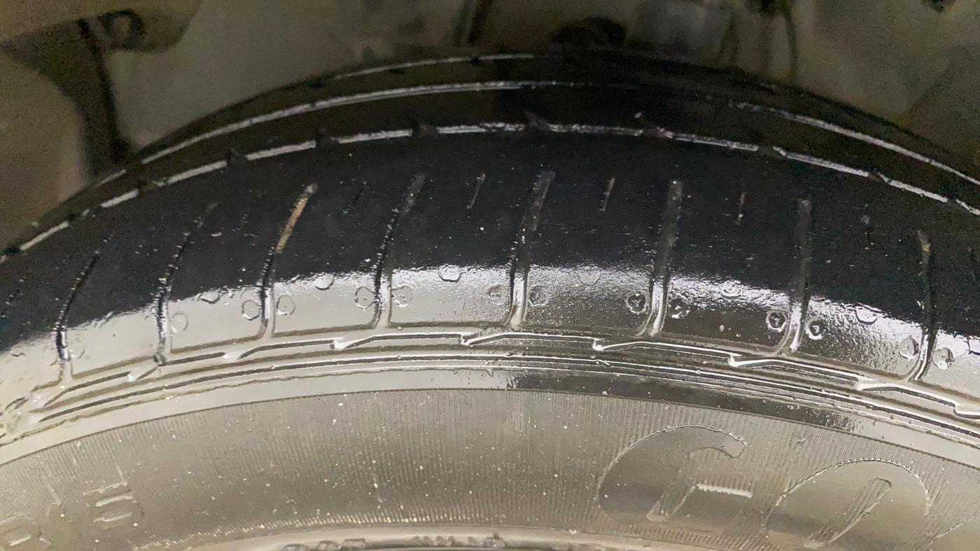2016 Honda City 1.5L I-VTEC SV CVT, Petrol, Automatic, 1,10,379 km, Left Front Tyre Tread