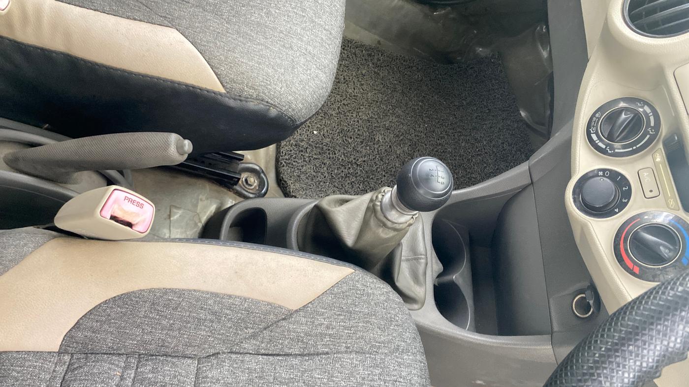 2013 Toyota Etios Liva GD, Diesel, Manual, 70,725 km, Gear Lever
