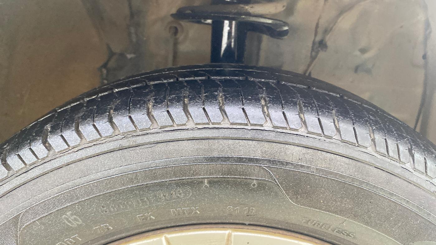 2013 Toyota Etios Liva GD, Diesel, Manual, 70,725 km, Right Front Tyre Tread