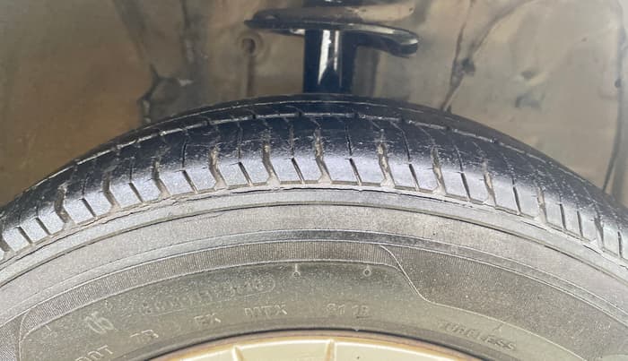 2013 Toyota Etios Liva GD, Diesel, Manual, 70,400 km, Right Front Tyre Tread