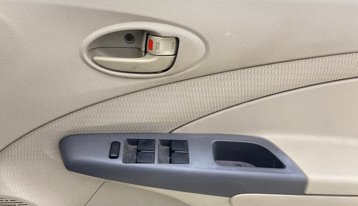 2013 Toyota Etios Liva GD, Diesel, Manual, 70,400 km, Driver Side Door Panels Control