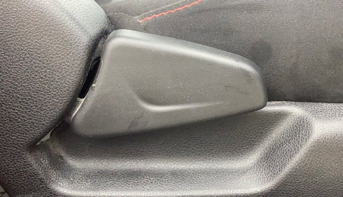 2019 Renault Kwid RXT 1.0 AMT (O), Petrol, Automatic, 13,444 km, Driver Side Adjustment Panel