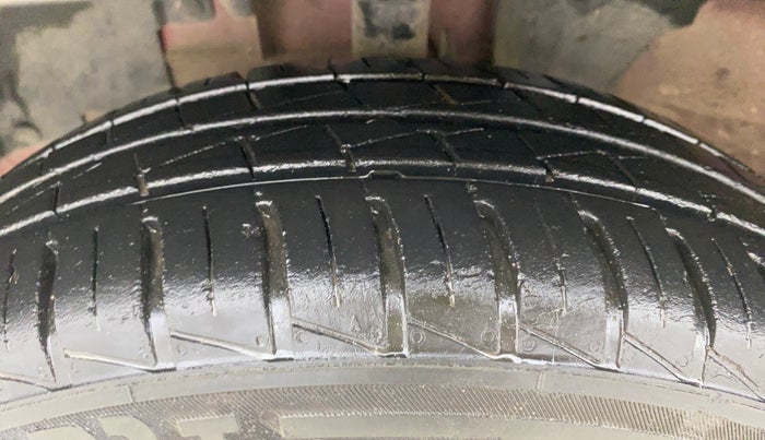 2019 Renault Kwid RXT 1.0 AMT (O), Petrol, Automatic, 13,444 km, Left Front Tyre Tread