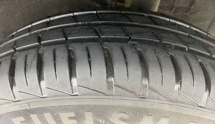 2019 Renault Kwid RXT 1.0 AMT (O), Petrol, Automatic, 13,444 km, Left Rear Tyre Tread