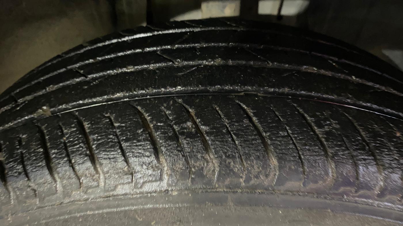 2021 Nissan MAGNITE XE, Petrol, Manual, 17,960 km, Right Front Tyre Tread