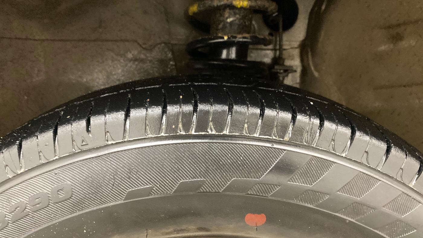 2016 Maruti Alto 800 LXI, Petrol, Manual, 50,804 km, Left Front Tyre Tread