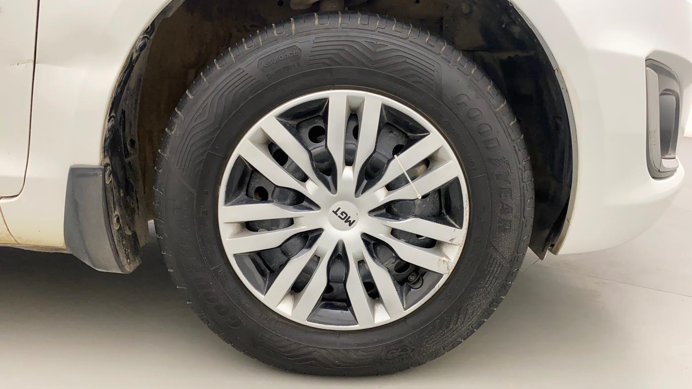 2014 Maruti Swift VXI, Petrol, Manual, 79,844 km, Right Front Wheel