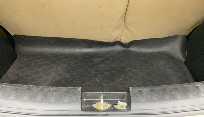 2014 Maruti Swift VXI, Petrol, Manual, 79,844 km, Boot Inside