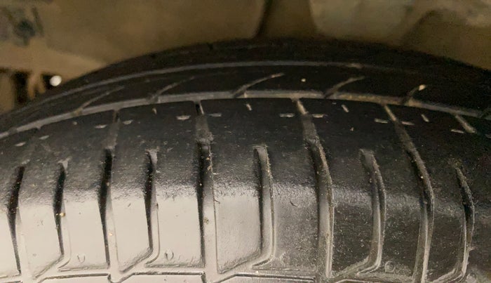 2012 Hyundai i10 SPORTZ 1.2 AT, Petrol, Automatic, 81,220 km, Left Front Tyre Tread
