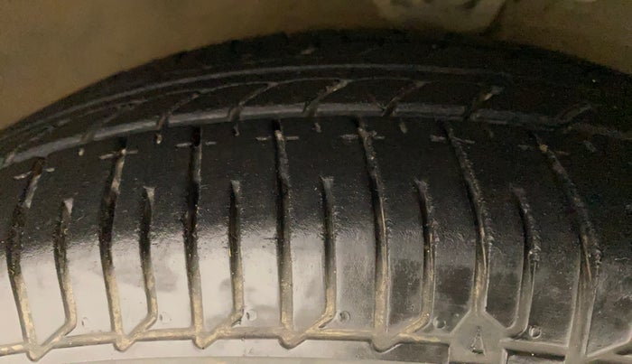 2012 Hyundai i10 SPORTZ 1.2 AT, Petrol, Automatic, 81,220 km, Right Front Tyre Tread