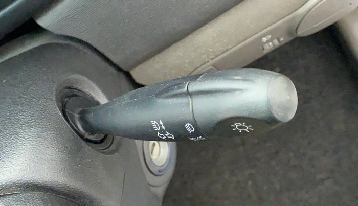 2012 Hyundai i10 SPORTZ 1.2 AT, Petrol, Automatic, 81,220 km, Combination switch - Turn Indicator not functional