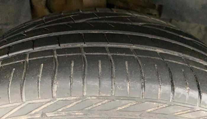 2018 Tata NEXON XZ PLUS DIESEL, Diesel, Manual, 29,568 km, Right Front Tyre Tread