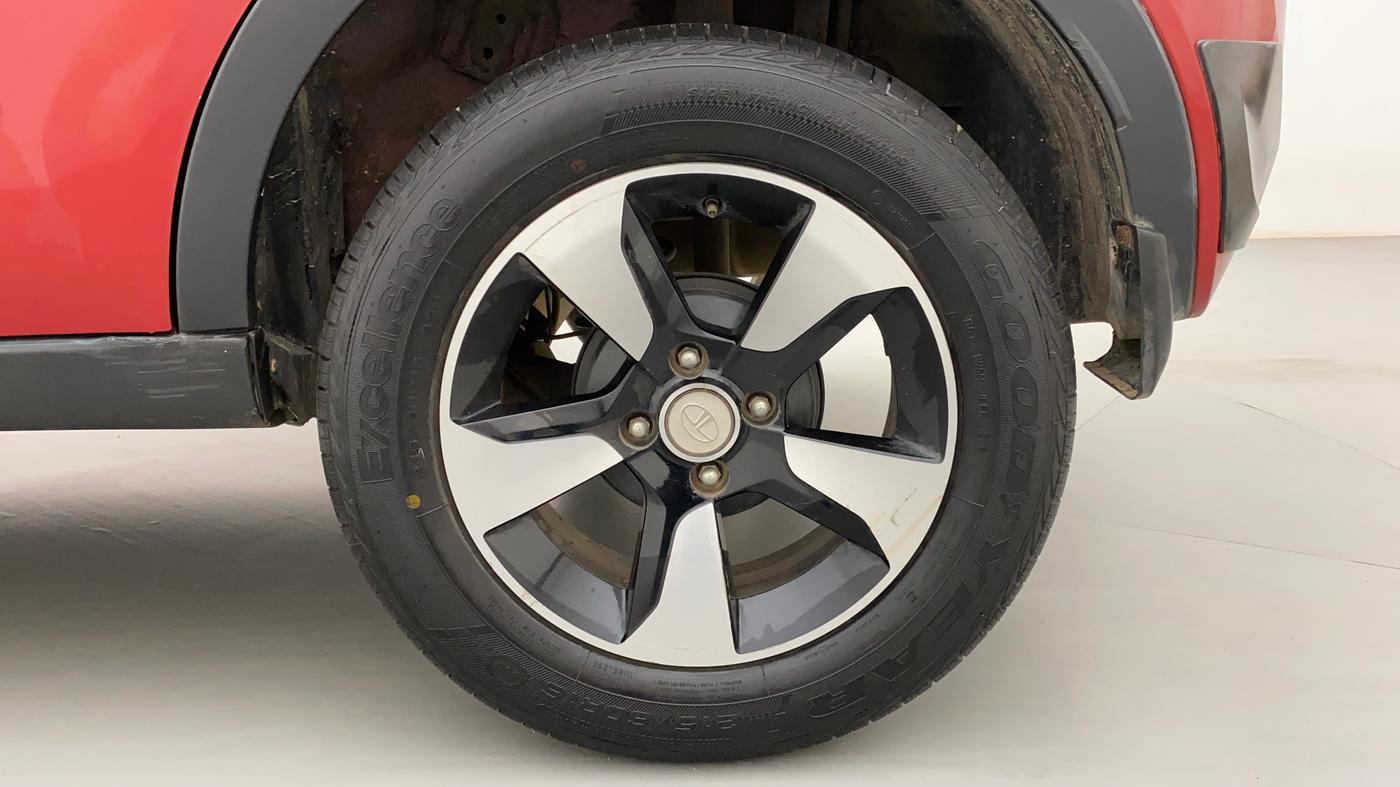 2018 Tata NEXON XZ PLUS DIESEL, Diesel, Manual, 29,568 km, Left Rear Wheel