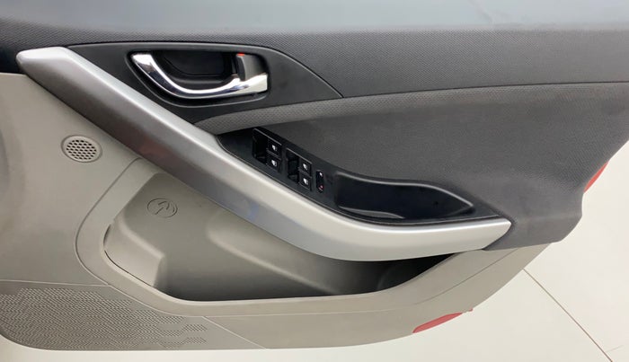 2018 Tata NEXON XZ PLUS DIESEL, Diesel, Manual, 29,568 km, Driver Side Door Panels Control