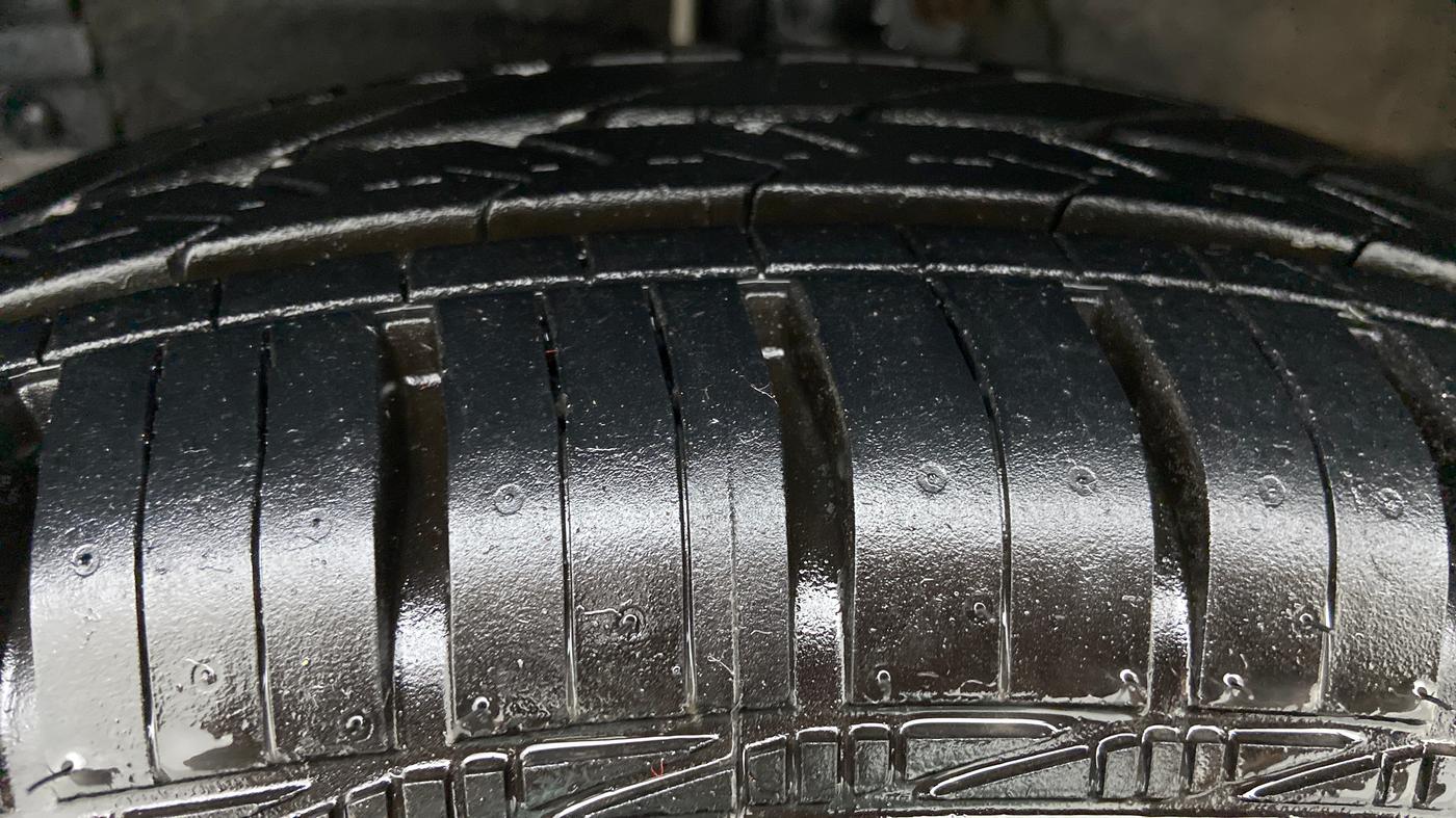 2014 Maruti Swift VDI, Diesel, Manual, 68,589 km, Left Front Tyre Tread