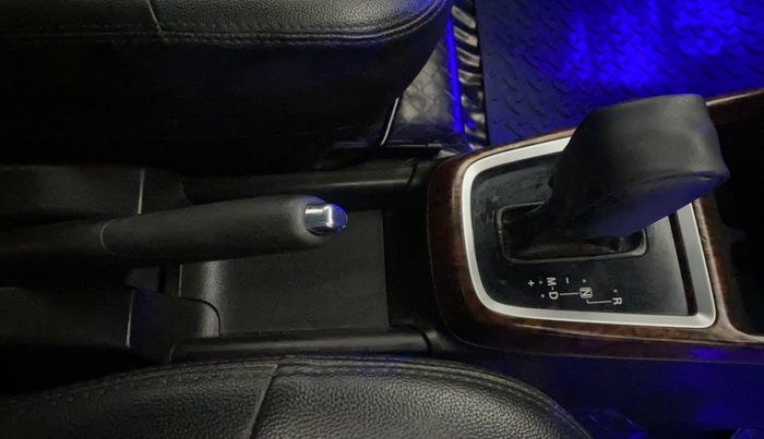 2018 Maruti Swift VDI AMT, Diesel, Automatic, 57,651 km, Gear Lever