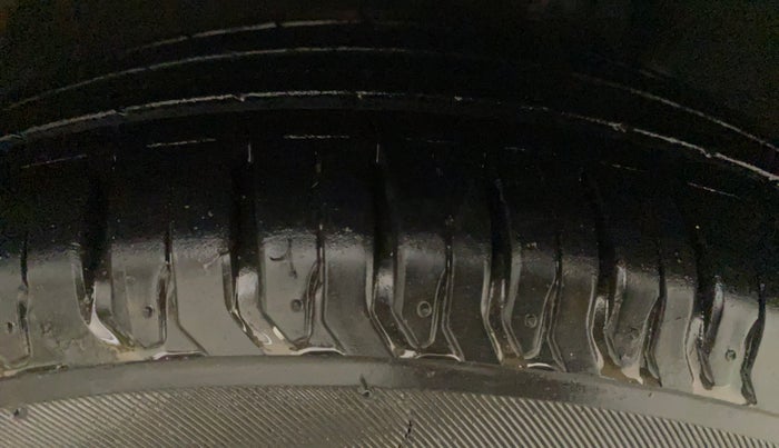 2018 Maruti Swift VDI AMT, Diesel, Automatic, 57,651 km, Right Rear Tyre Tread