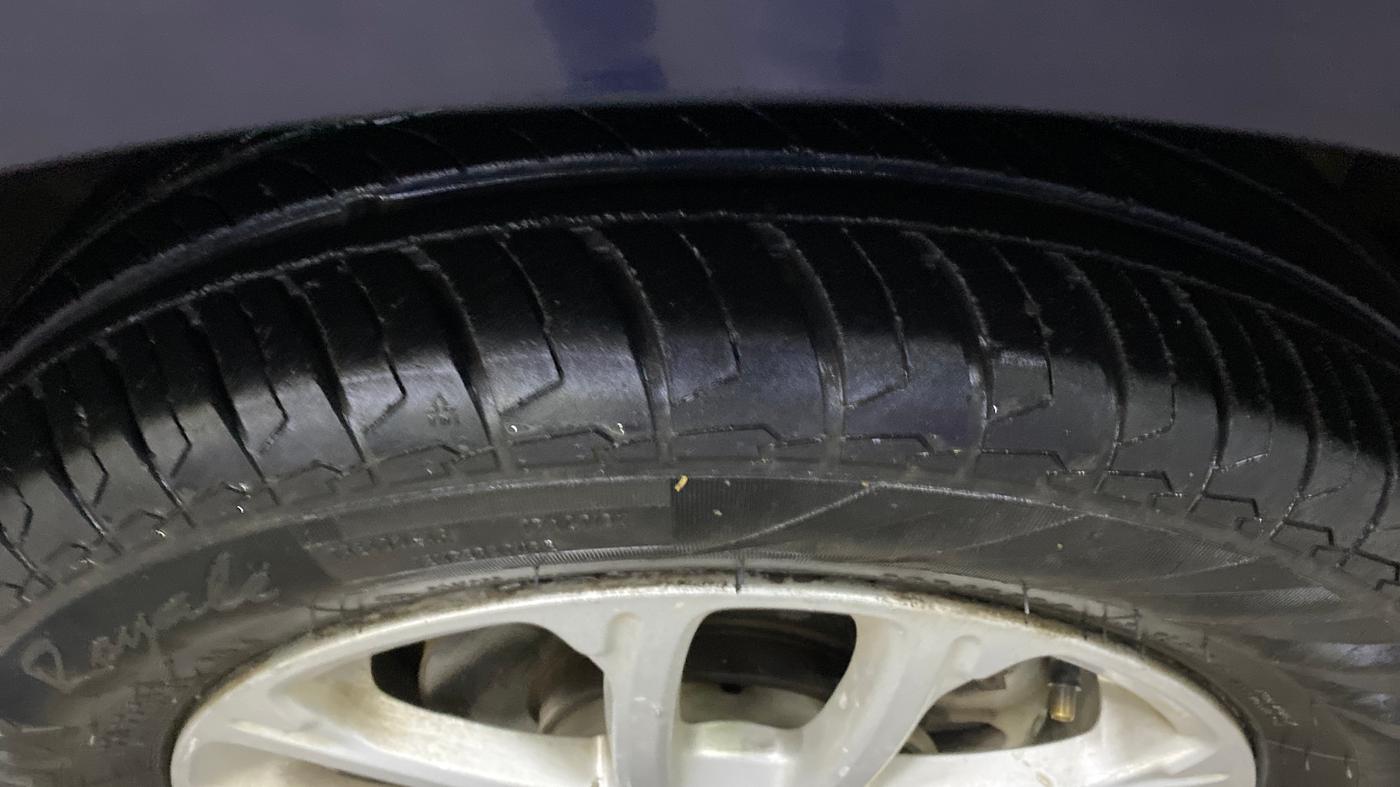 2023 Maruti Swift ZXI AMT, Petrol, Automatic, 34,721 km, Right Front Tyre Tread
