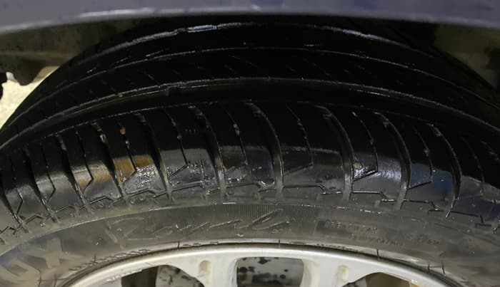 2023 Maruti Swift ZXI AMT, Petrol, Automatic, 34,721 km, Right Rear Tyre Tread
