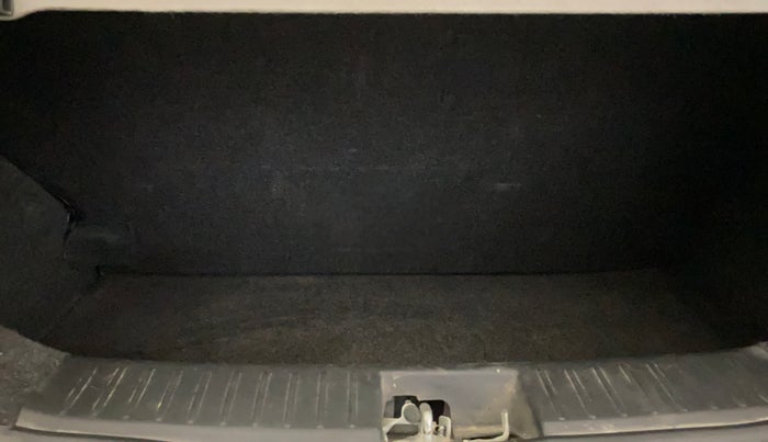 2017 Mahindra Kuv100 K6 PLUS 6 STR, Petrol, Manual, 43,431 km, Boot Inside