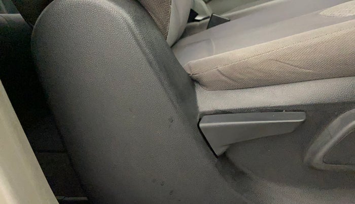 2017 Mahindra Kuv100 K6 PLUS 6 STR, Petrol, Manual, 43,431 km, Driver Side Adjustment Panel