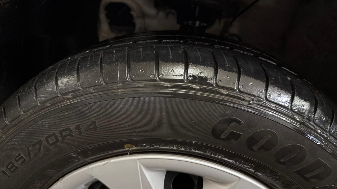 2019 Hyundai Elite i20 MAGNA PLUS 1.2, Petrol, Manual, 50,785 km, Left Front Tyre Tread