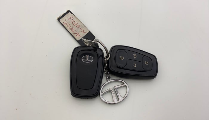 2021 Tata ALTROZ XT PETROL, Petrol, Manual, 24,596 km, Key Close Up