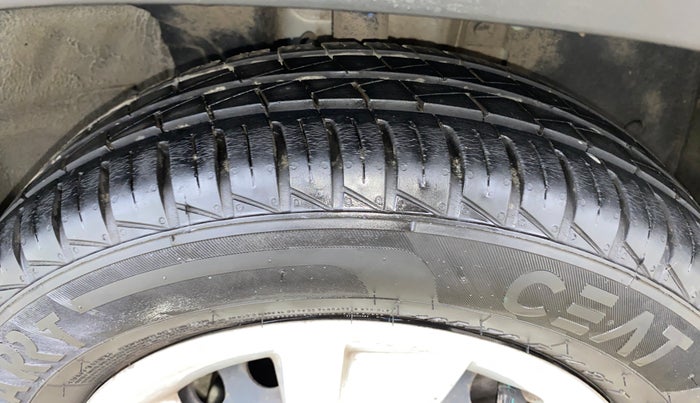 2023 Renault Kwid RXT 1.0 AMT, Petrol, Automatic, 10,240 km, Right Front Tyre Tread