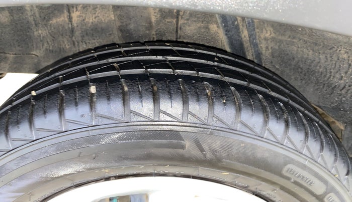 2023 Renault Kwid RXT 1.0 AMT, Petrol, Automatic, 10,240 km, Right Rear Tyre Tread