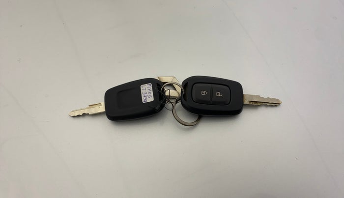 2023 Renault Kwid RXT 1.0 AMT, Petrol, Automatic, 10,240 km, Key Close Up