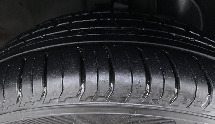 2020 Hyundai NEW I20 SPORTZ 1.2 MT, Petrol, Manual, 4,172 km, Right Front Tyre Tread