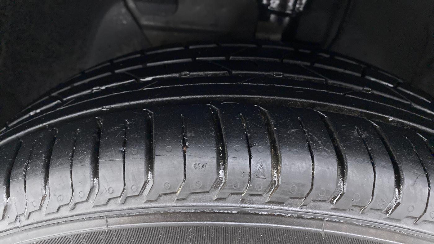 2020 Hyundai NEW I20 SPORTZ 1.2 MT, Petrol, Manual, 4,172 km, Left Front Tyre Tread