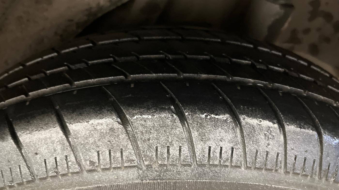 2014 Honda Amaze 1.2L I-VTEC S, Petrol, Manual, 50,739 km, Left Rear Tyre Tread