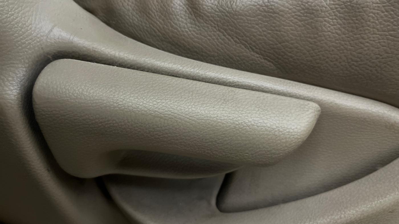 2014 Honda Amaze 1.2L I-VTEC S, Petrol, Manual, 50,739 km, Driver Side Adjustment Panel