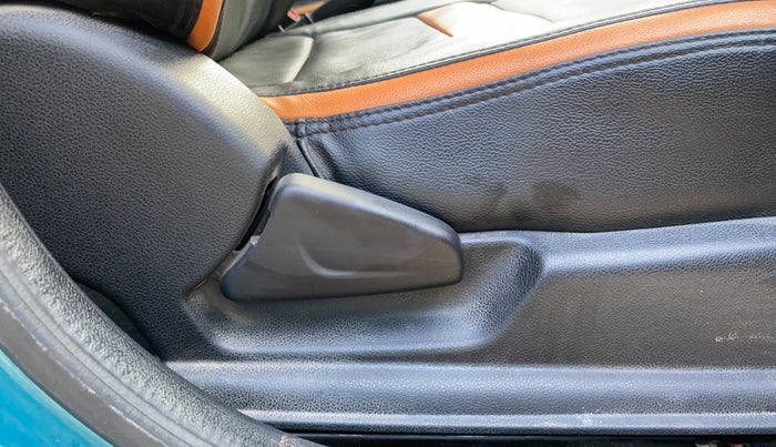 2019 Renault Kwid CLIMBER 1.0 AMT, Petrol, Automatic, 64,968 km, Driver Side Adjustment Panel