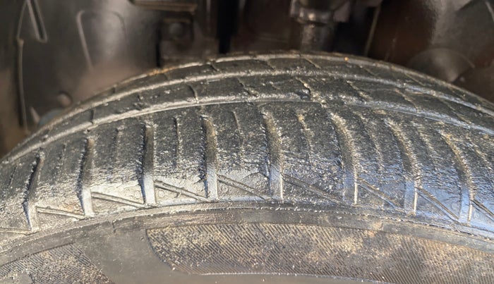 2019 Renault Kwid CLIMBER 1.0 AMT, Petrol, Automatic, 64,968 km, Left Front Tyre Tread